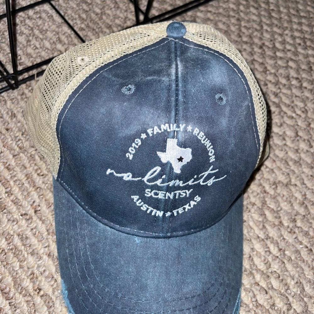 Scentsy Hat with tag